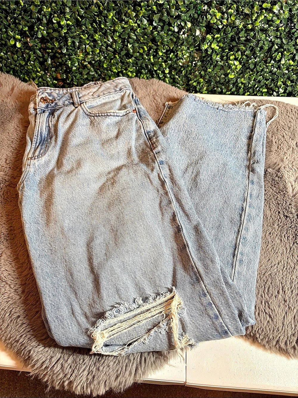 Garage Straight Distressed Straight Leg Jeans size 5